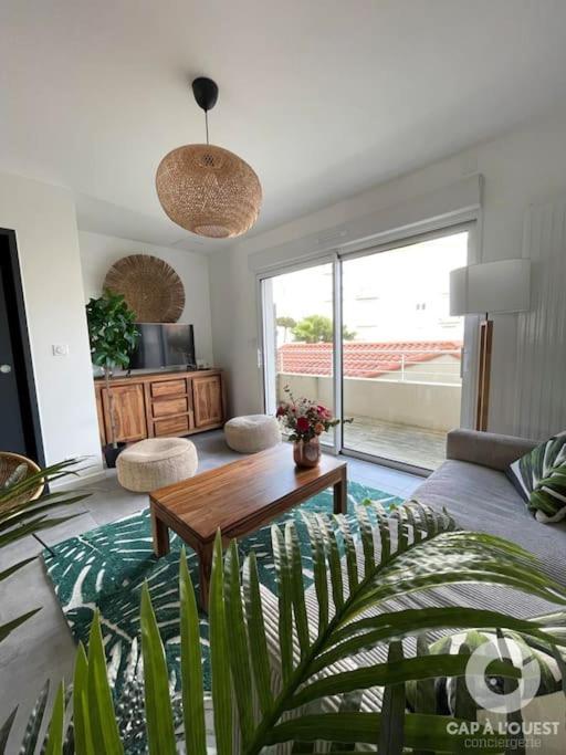.La Villa Sablaise. Maison Avec Place De Parking Au Coeur Du Quartier Arago لي سابلِ دولونْ المظهر الخارجي الصورة